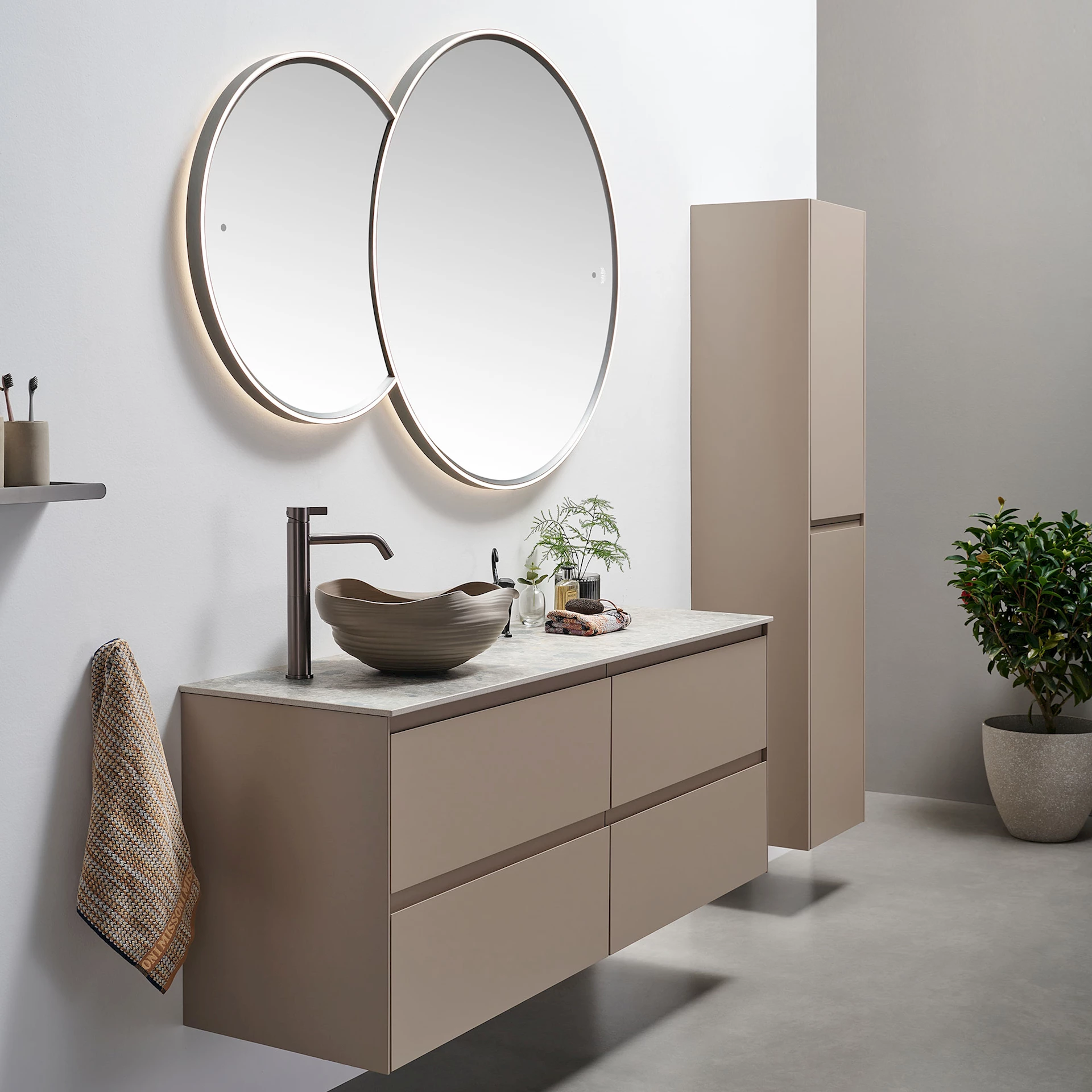 VB2025SC1873 - Como Lusso 150 myk brun - 